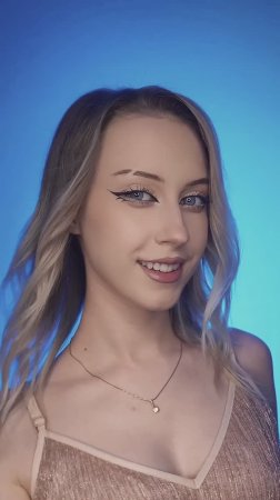 Она любила слушать Гагу