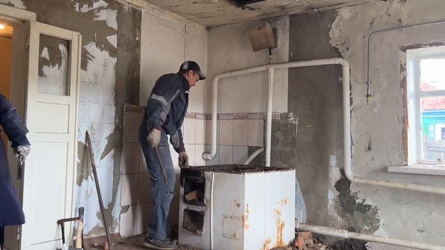 Восстановление старого деревянного дома. Разобрали п? смотреть онлайн