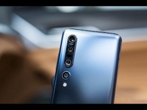 Xiaomi Mi 10 и Xiaomi Mi 10 про. Аккумуляторы разные, а вид телефонов одинаковый.