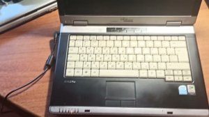 Б/у ноутбук Fujitsu-Siemens AMILO PRO  еще послужит.