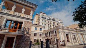 Ялта ул. Екатерининская №3 Апартаменты №34 - 7-й этаж. тел. +7978-90-90-900