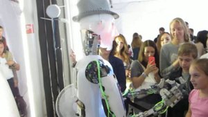 Бал роботов, робот Теспиан