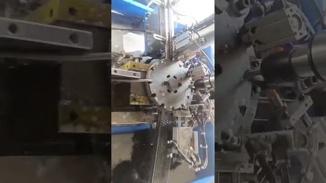 Автоматическая машина для резьбы гайки M8