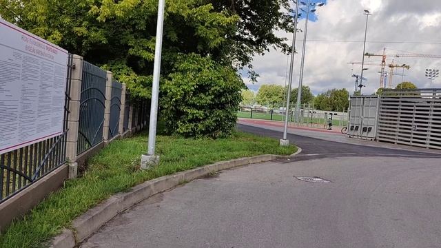 За 20 миллионов евро спортплощадка! For 20 million euros a sports ground!