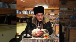 Таксист Толя жжет. Надо ли брить женщине ноги?