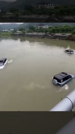 🥳⚡Три BYD U8 устроили водную вечеринку, видимо ищут выход в открытое море!..