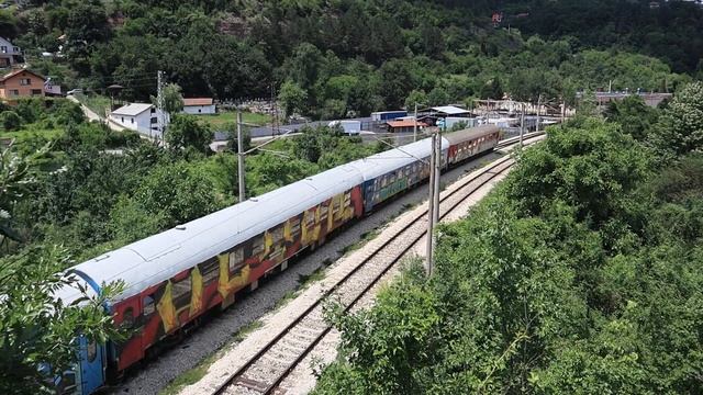 БВ 2602 "Златни Пясъци" Варна-София минава през красивото Церово, начело с "Шкода" 44 087... смотреть онлайн