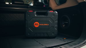 Обливаем водой Аккумуляторной мойкой высокого давления Avalonica AVA-CW-002