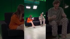 Женя Медведева в шоу "Контакты" на Ютуб БЭКСТЕЙДЖ 😍👍👍