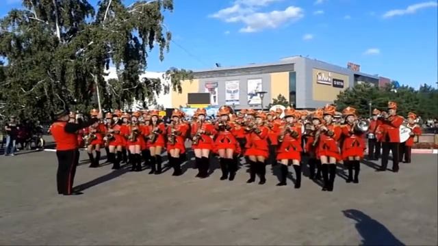 Духовой оркестр на праздничных улицах г Костанай смотреть онлайн