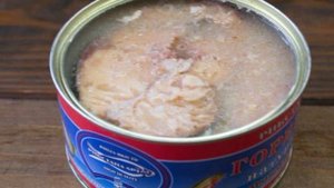 Легкий рыбно-картофельный суп с консервами