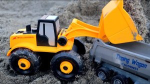 Машины и трактора  для детей. Собираем трактор-погрузчик на карьере