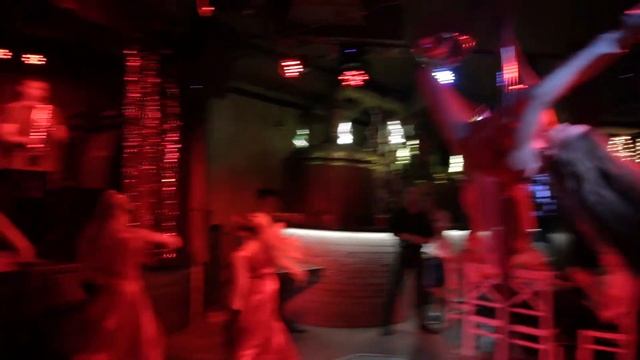 KoZa. Ресторан-пивоварня AltBier. Lady in Red