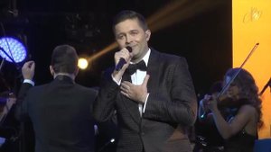 'Земля моя добрая', Сергей Волчков и детский ансамбль 'Зеленые фуражки'