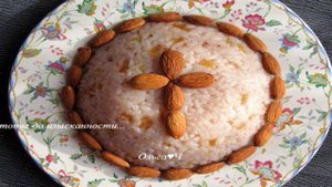 Коливо с клубничным джемом и миндалем