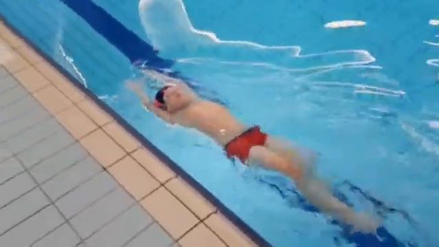 Решил поэкспериментировать дальше. Посылаю видео предварительно залитое в Ютуб.