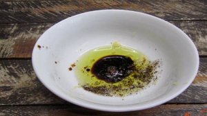 Салат из моркови с огурцом и каперсами