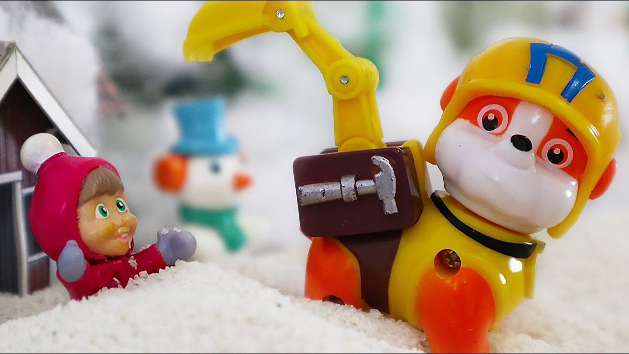 Щенячий Патруль спасает Машу из сугроба. Видео с игрушками смотреть онлайн