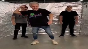 влад бумага а4,кобяков и глент флексят под ''КОБЯКОВ - ПРОСТО (feat. Durex)''