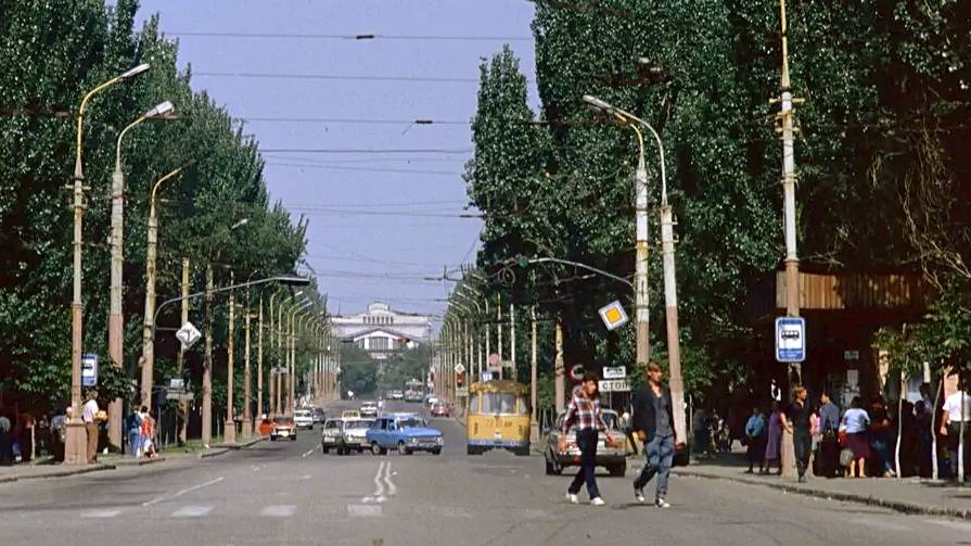 Мариуполь 2002 год. День города.