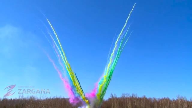 Дневные фейерверки дымы