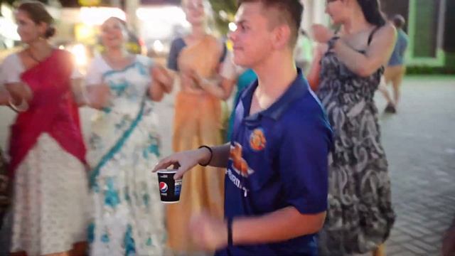 21.08.10 - Харинама с Нитай Пандитом в Батайске смотреть онлайн