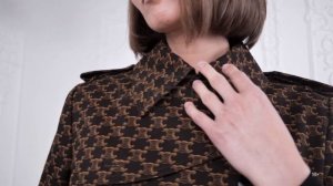 Утеплённый элегантный лук от CELINE: стильный плащ-трэнч и сумка