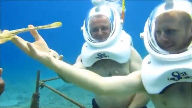 Blue water sea Helmet  diving