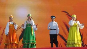 русская песня - "на весенней заре воздух свежий и синий"