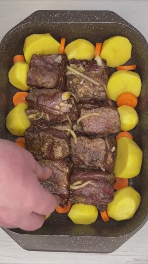 Говяжьи рёбра в духовке 🔥Вкусный рецепт👍 #мясо