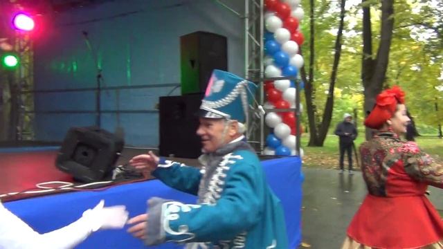 Коробочка Праздник"Храни Пефортово историю в веках" Ансамбли "Чебатуха" и "Северные зори" смотреть онлайн