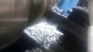 Отрезание резцом 4мм стальной заготовки ф110мм на китайском токарном станке