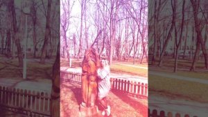 а дождь на окнах рисует