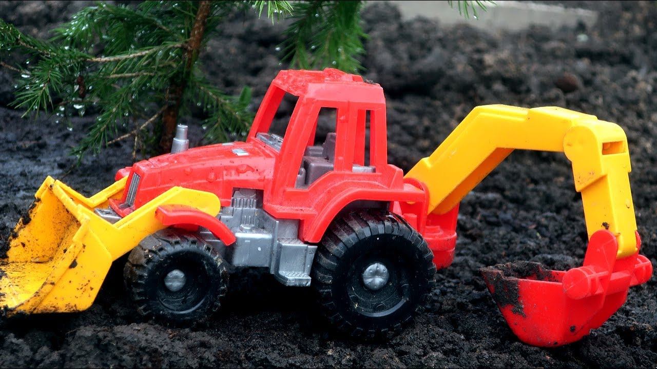 Мультик для детей. Трактор-погрузчик и грузовик. Сажаем елочку в саду смотреть онлайн