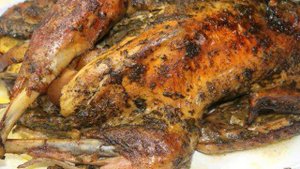 Запеченная курица с фруктами