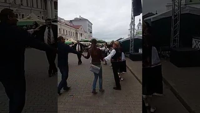 Фестиваль молдавского вина в Минске. На сцене Людмила Чеботарь.