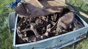 Нетронутая деревня.. Металл на поверхности