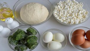 Пирог с творогом, яйцом и шпинатом