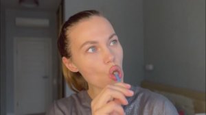 Проба - девушка и гаишник.