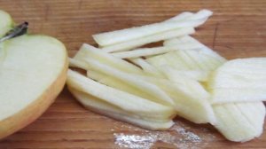 Салат из редьки с фруктами