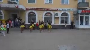 Танец под песню 'Сюрприз'