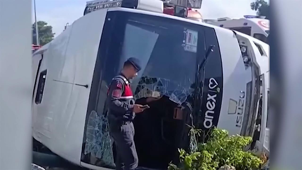 В Турции перевернулся автобус с российскими туристами