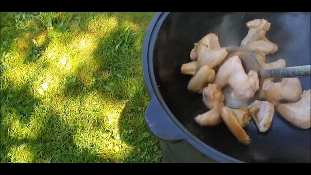 У дочери во дворе!Готовим в новом казане! смотреть онлайн