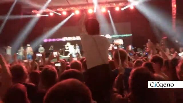 "Ленинграда шоу" - фрагмент концерта группировки "Ленинград" в Новосибирске