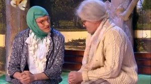 Бабки у подъезда