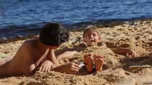 Щекотка Ножек Мальчика Пером