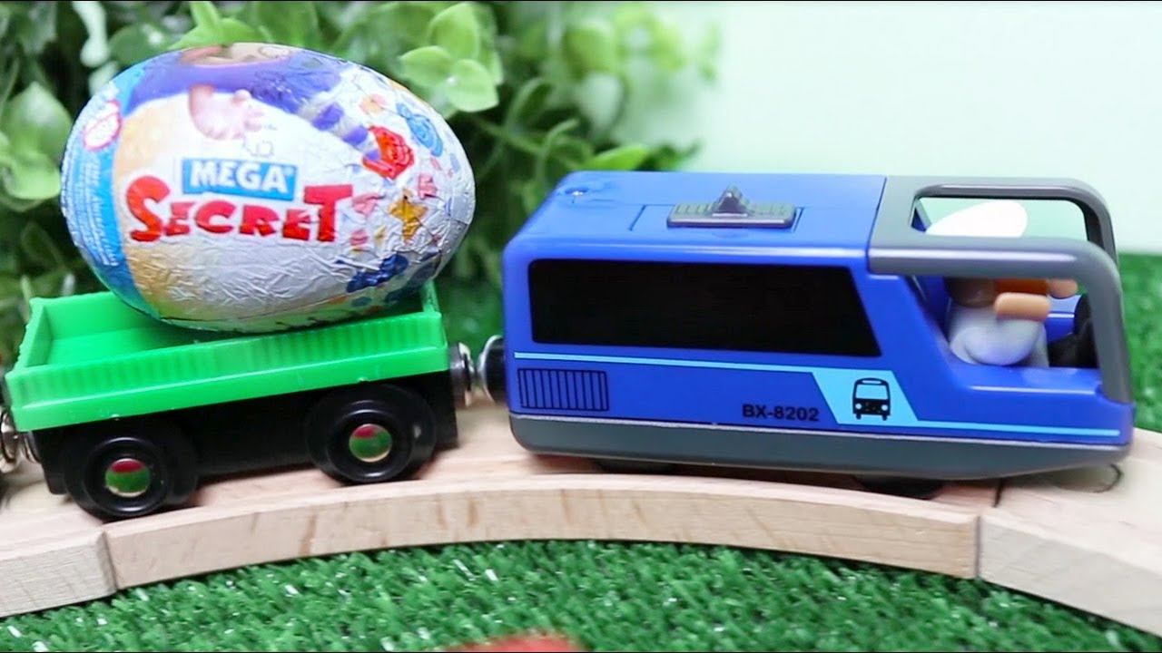 Видео с игрушками. Игрушечная железная дорога и поезда. Новый мост смотреть онлайн