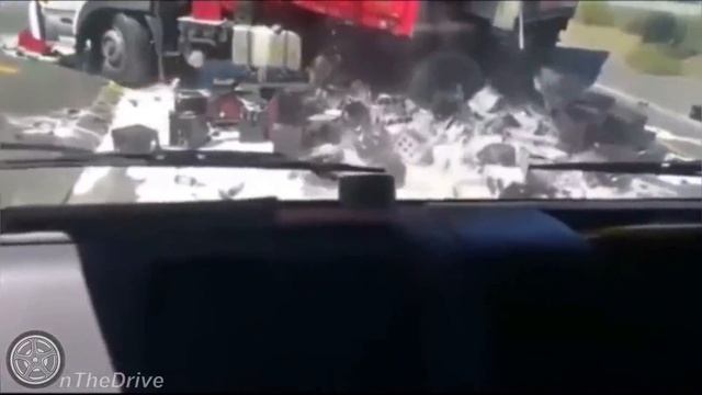 Автоприколы. Авто юмор. Приколы на дороге. Чудаки, хамы, неадекваты. Подборка январь 2022 #150