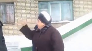 Бабка ругается матом на интернет