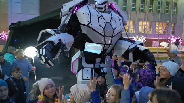 RoboTop - Самый болтливый робот в Мире смотреть онлайн